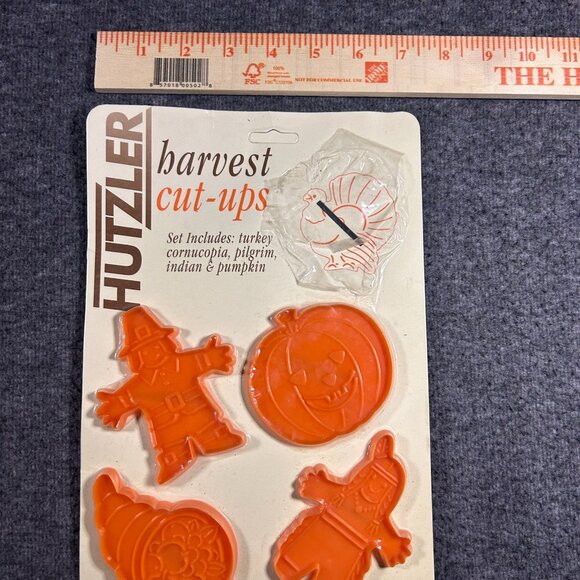 4 Autumn Cookie‎ Cutters Thanksgiving Cornucopia Halloween Hutzer VTG in Package - Picture 2 of 14
